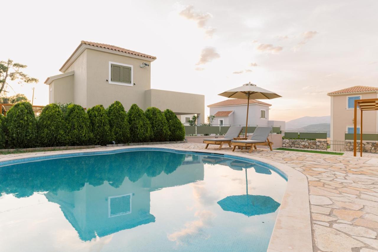 Vasilopoulos Residences - Villa Emelia With Shared Pool อาร์กอสโตลี ภายนอก รูปภาพ